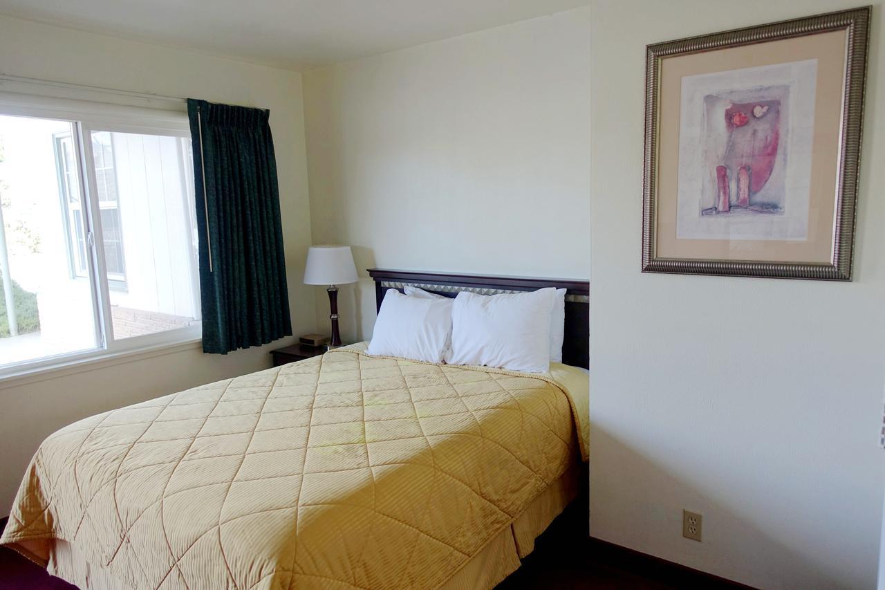Discovery Inn - Eureka Luaran gambar